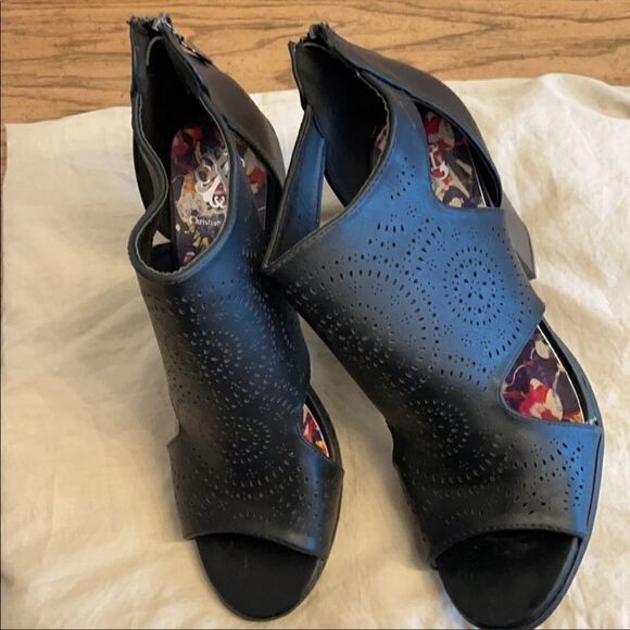 CHRISTIAN LACROIX BLACK BLOCK HEEL SHOOTIE… - Picture 3 of 7